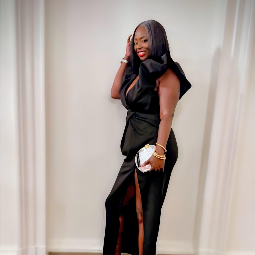 Meet your Posher, Monique